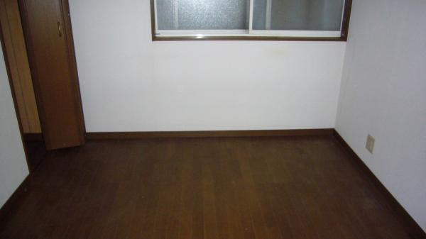 Non-living room. 4.5 Pledge Receipt window There 2013 December shooting