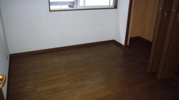 Non-living room. 5 Pledge Receipt Window 2 places There 2013 December shooting