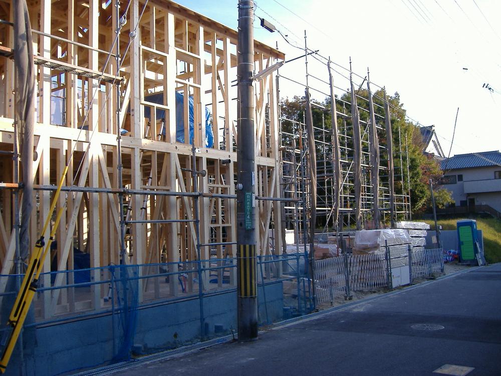 Local appearance photo. Carport with two newly built one detached. Solar power generation target system quasi-equipped. Flat 35S energy saving. 