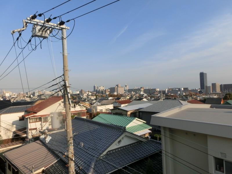 View photos from the dwelling unit. View from the site (November 2013) Shooting