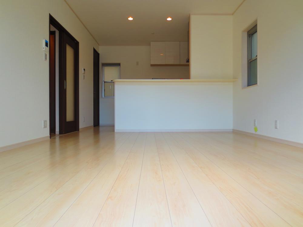 Living. Widely day also a good living.