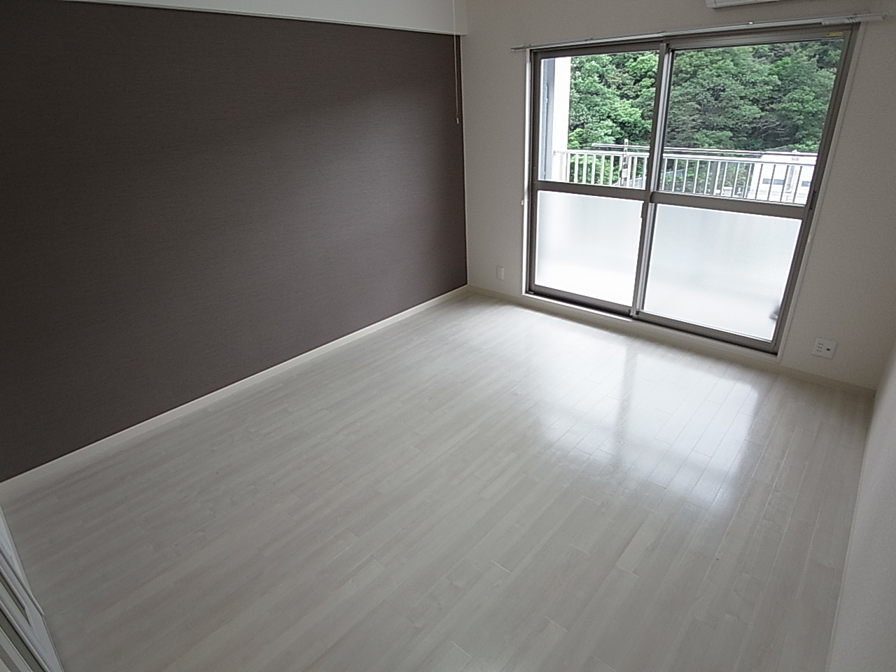 Living and room. Beautiful Western-style, Day is good