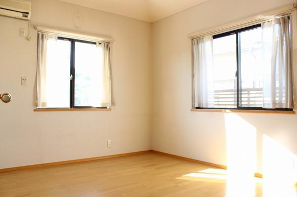 Non-living room. There loft in all Western-style