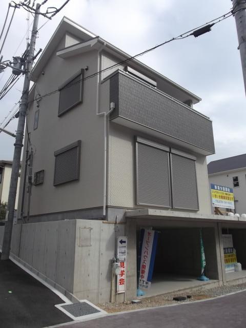 Local appearance photo. Local (12 May 2013) Shooting