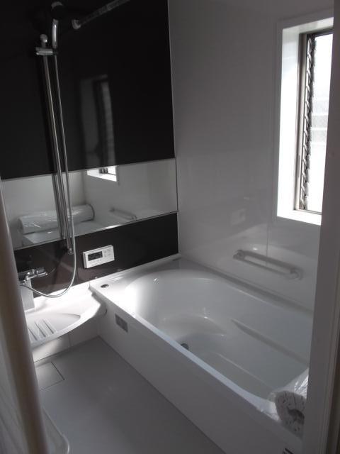 Bathroom. Indoor (12 May 2013) Shooting