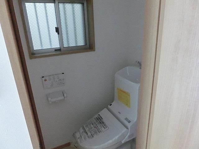 Toilet. Indoor (July 2013) Shooting