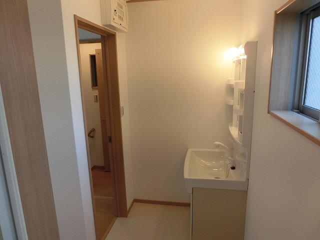 Wash basin, toilet. Indoor (July 2013) Shooting