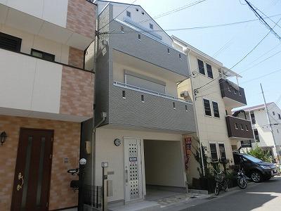 Local photos, including front road. Local (July 2013) Shooting