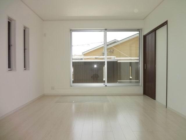 Living. Second floor living room. LDK16 Pledge. Balcony. Is yang This good at MinamiMuko.