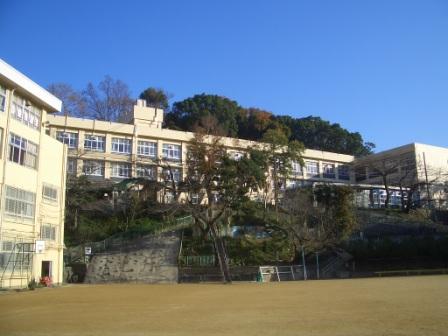 Primary school. Myohoji up to elementary school (elementary school) 463m