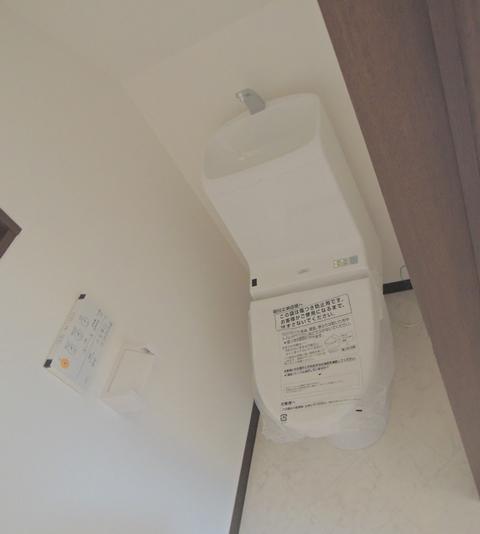 Toilet. First floor toilet Indoor (11 May 2013) Shooting