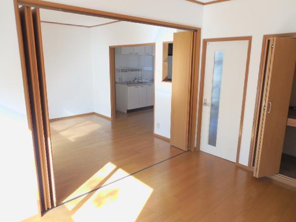 Living. Easy to use because the difference in level is not!