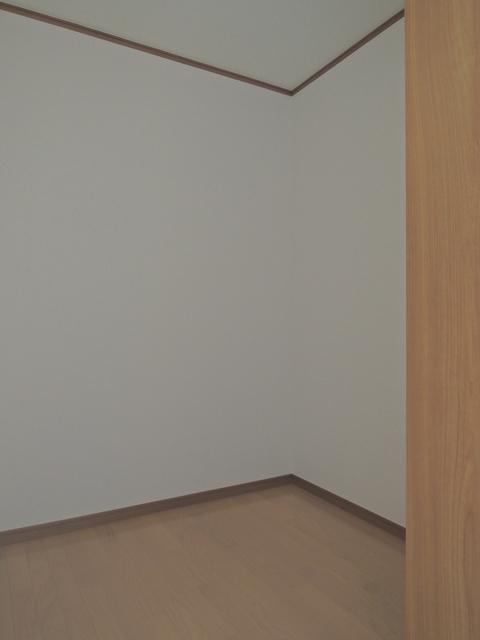 Receipt. First floor Western-style walk-in closet Indoor (11 May 2013) Shooting