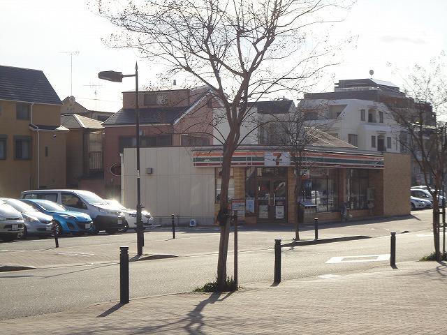 Convenience store. Seven-Eleven 398m to Kobe Suma Hirata-cho 5-chome