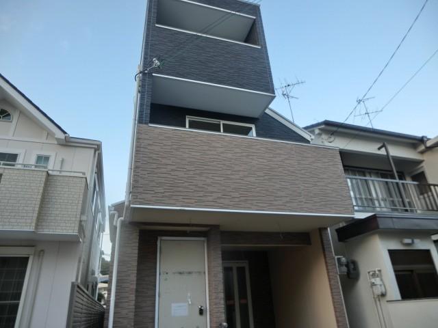 Local appearance photo. Local (11 May 2013) Shooting