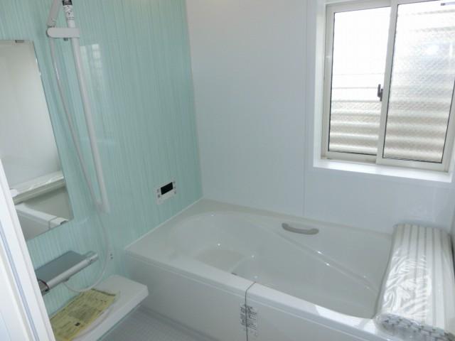 Bathroom. Local (11 May 2013) Shooting Light blue is wonderful