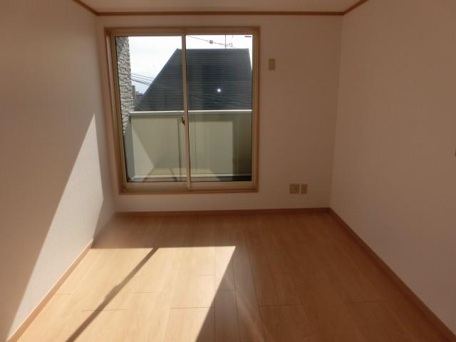 Non-living room. Indoor (11 May 2013) Shooting