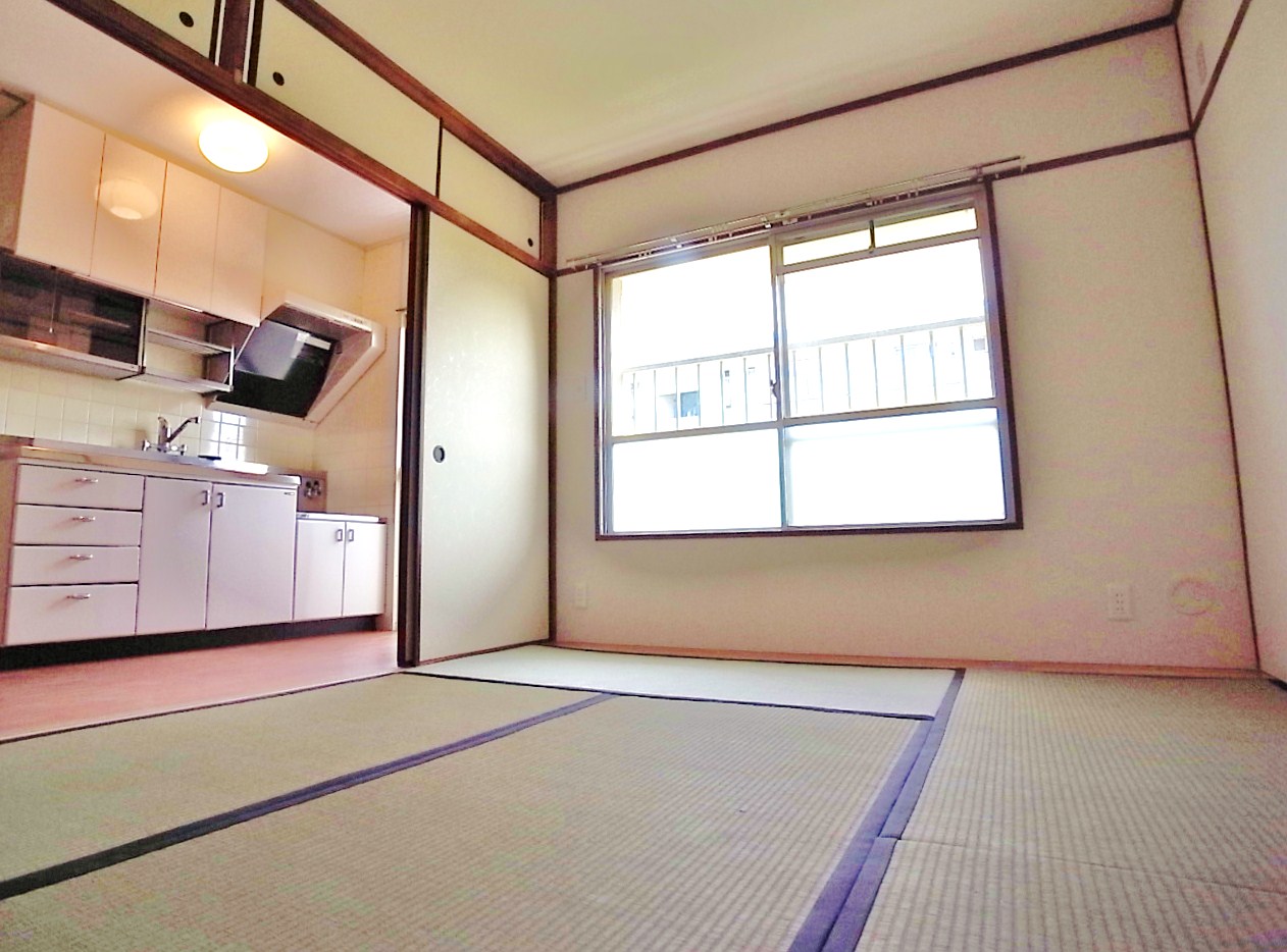 Living and room. Me for a room photo of the same type