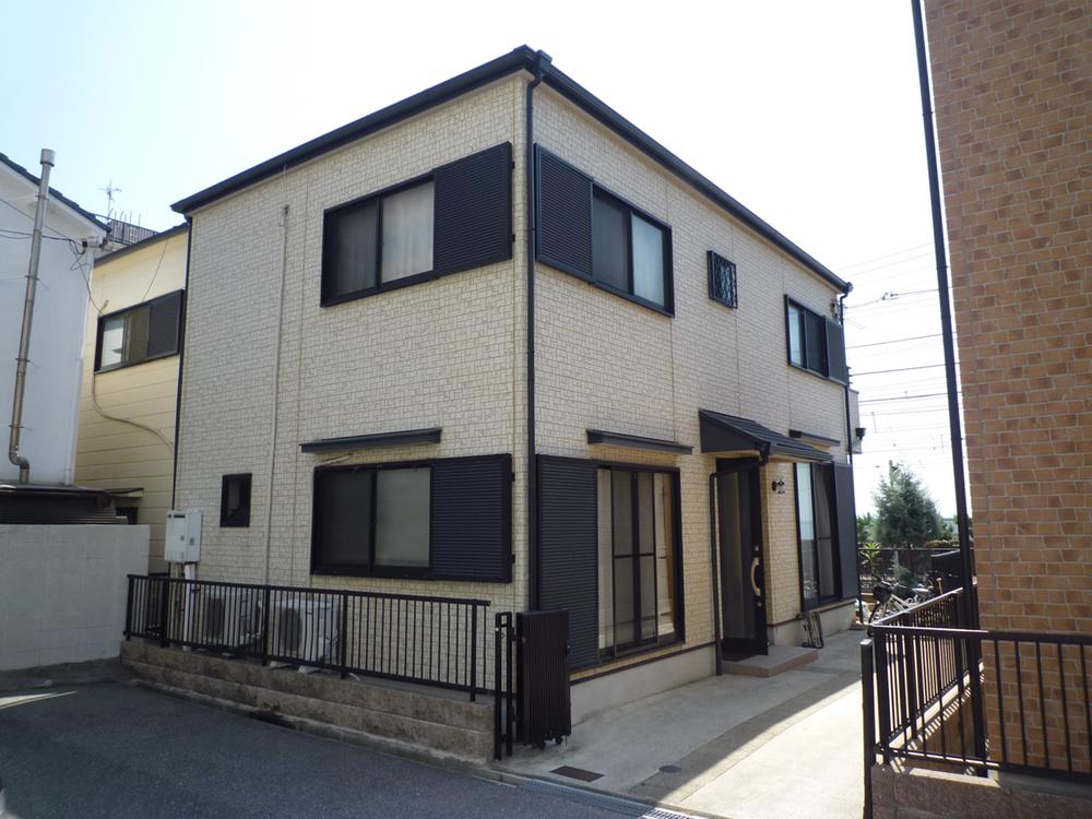 Local appearance photo. appearance. 2003 architecture.