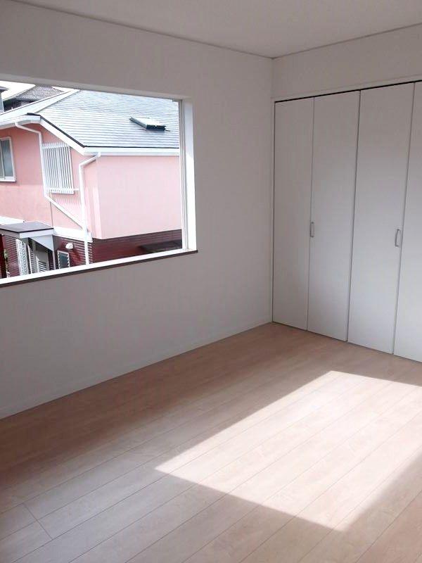 Non-living room. Second floor: Western-style 6 tatami (south side) (December 2013) Shooting