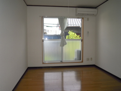 Living and room. Room 1