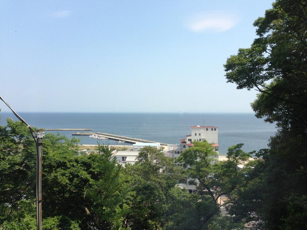 View photos from the dwelling unit. You can see the sea.