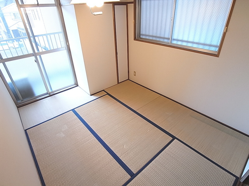 Other room space. Bright and beautiful Japanese-style room in a corner room