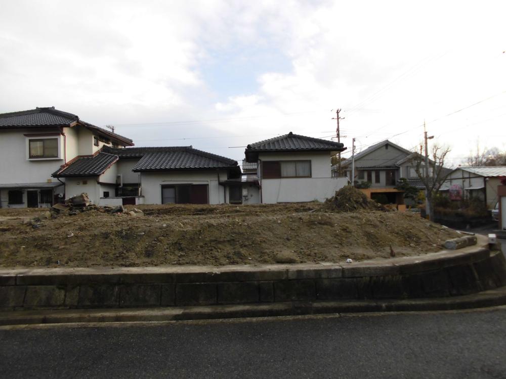 Local appearance photo. Local (12 May 2013) Shooting