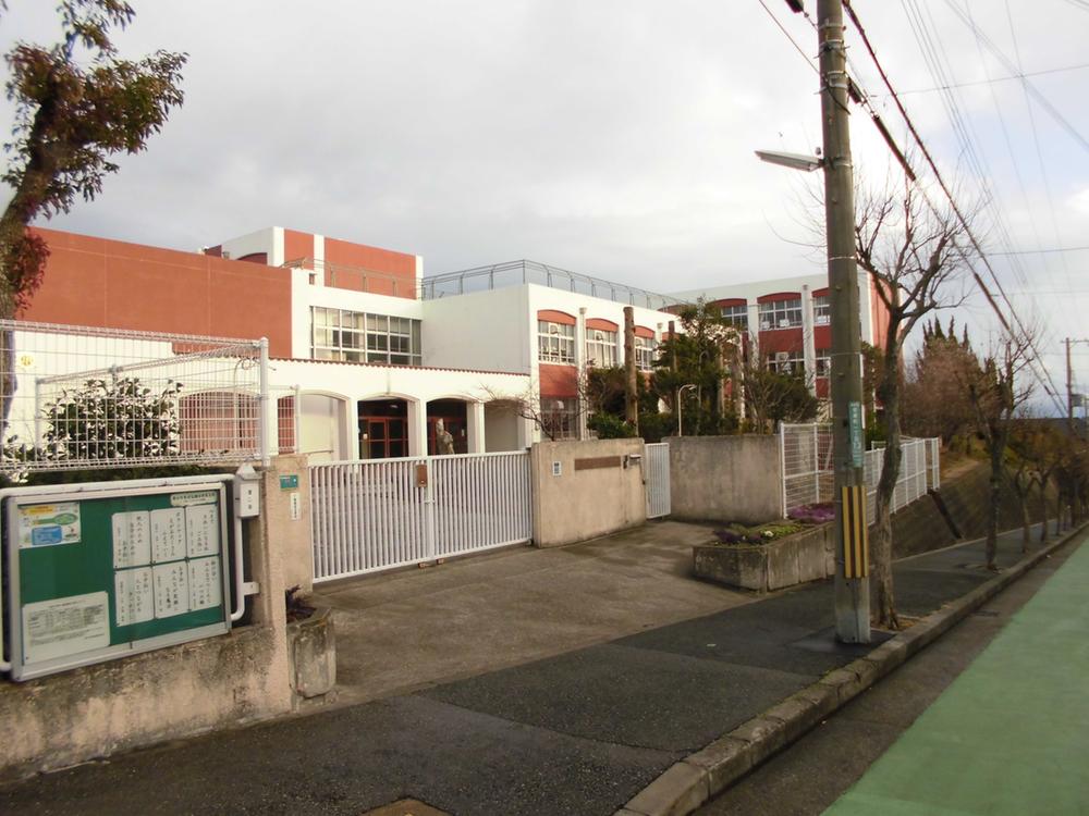 Primary school. 221m to Kobe Municipal Wakakusa Elementary School