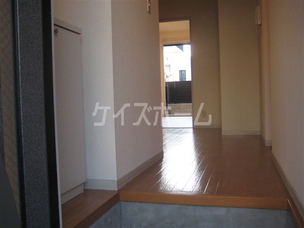 Entrance. Good ventilation