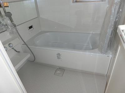 Bathroom. Indoor (12 May 2013) Shooting With bathroom dryer