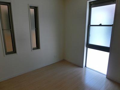 Non-living room. Indoor (12 May 2013) Shooting Enter the light from the window