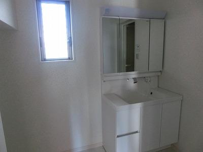 Wash basin, toilet. Indoor (12 May 2013) Shooting