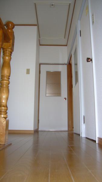 Same specifications photos (Other introspection). Attic housed there