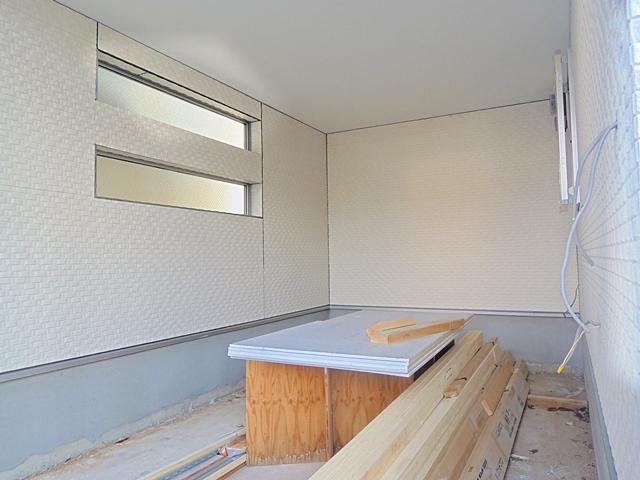 Parking lot. Local (12 May 2013) Shooting