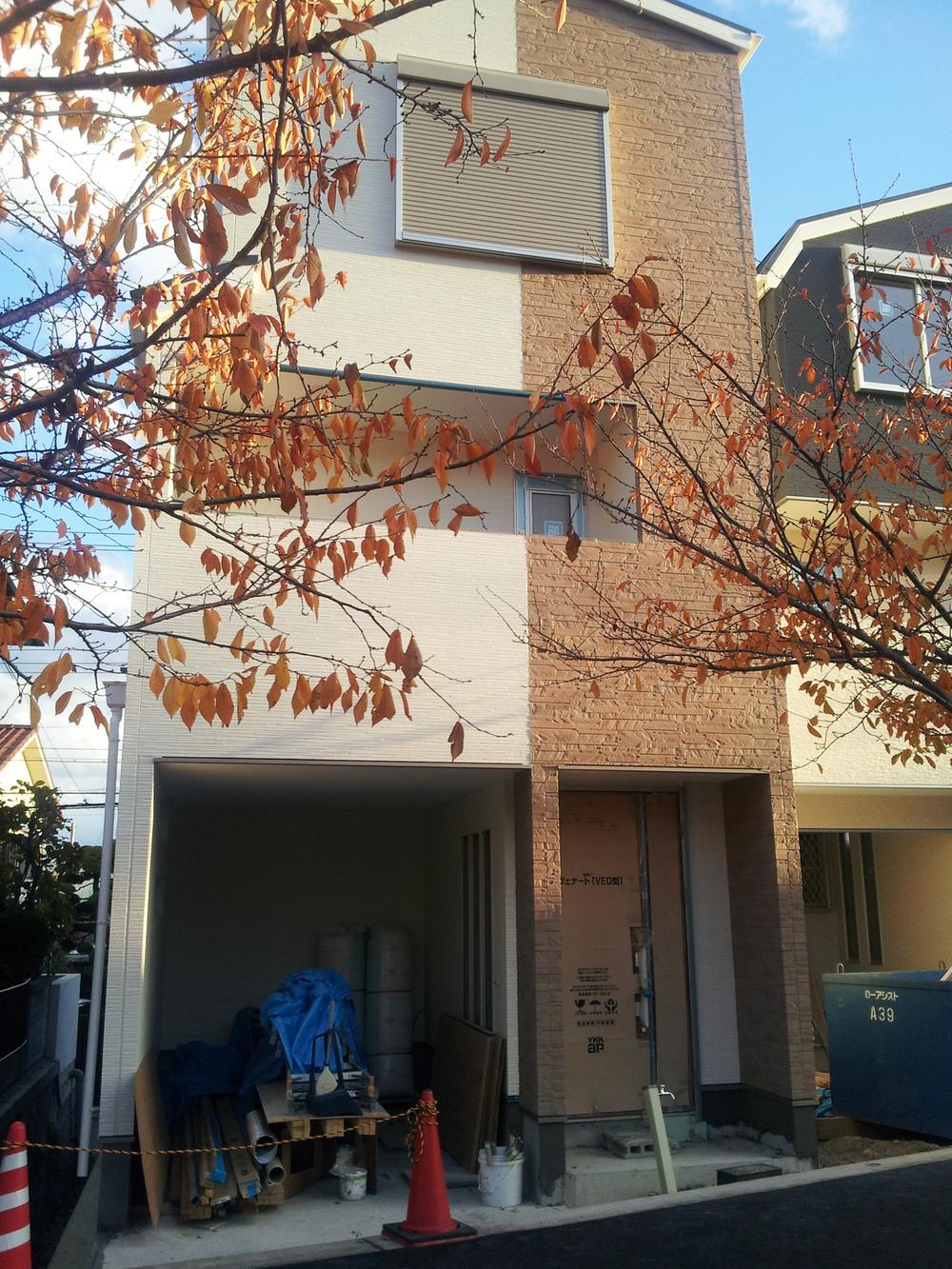 Local appearance photo. Local (12 May 2013) Shooting