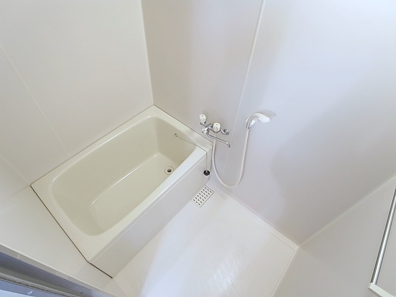 Bath. Bathtub also spacious and clean