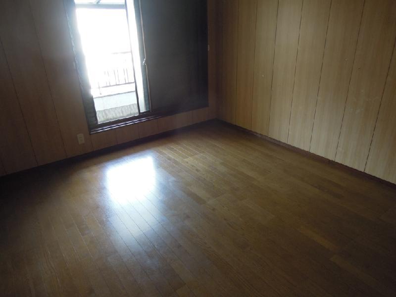 Other room space. 2 Kaiyoshitsu