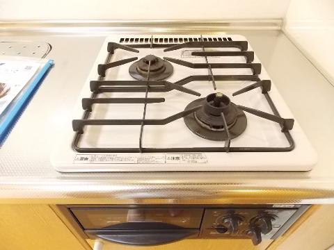 Other room space. 2 lot gas stoves