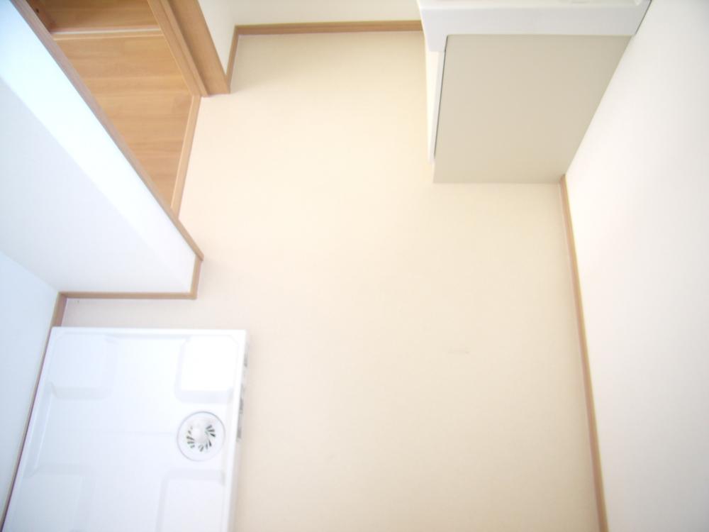 Wash basin, toilet. bathroom