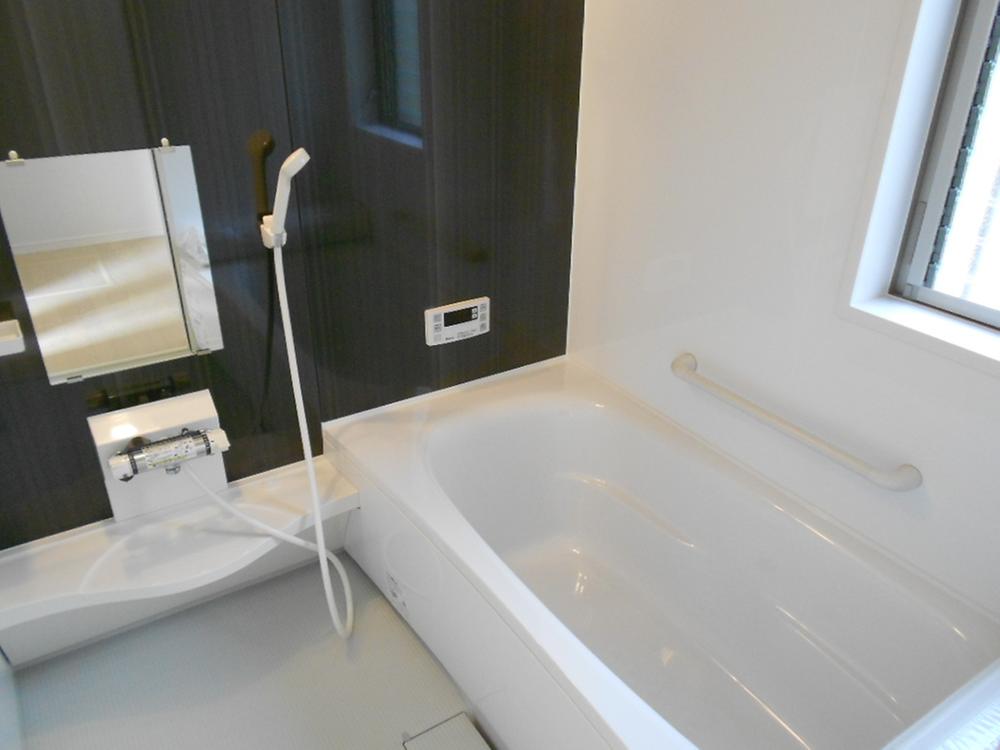 Same specifications photo (bathroom)