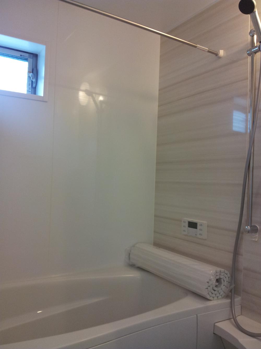 Other Equipment. With bathroom heating drying function