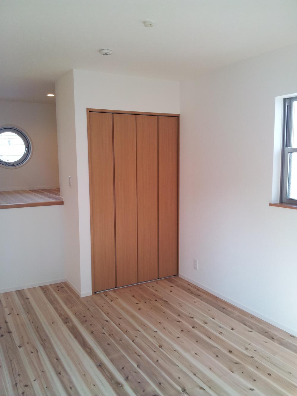 Other introspection. With a loft Western-style (November 24) shooting