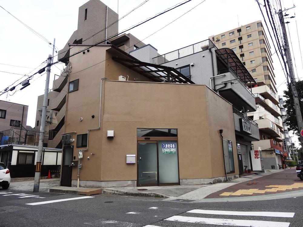 Local appearance photo. Local (10 May 2013) Shooting