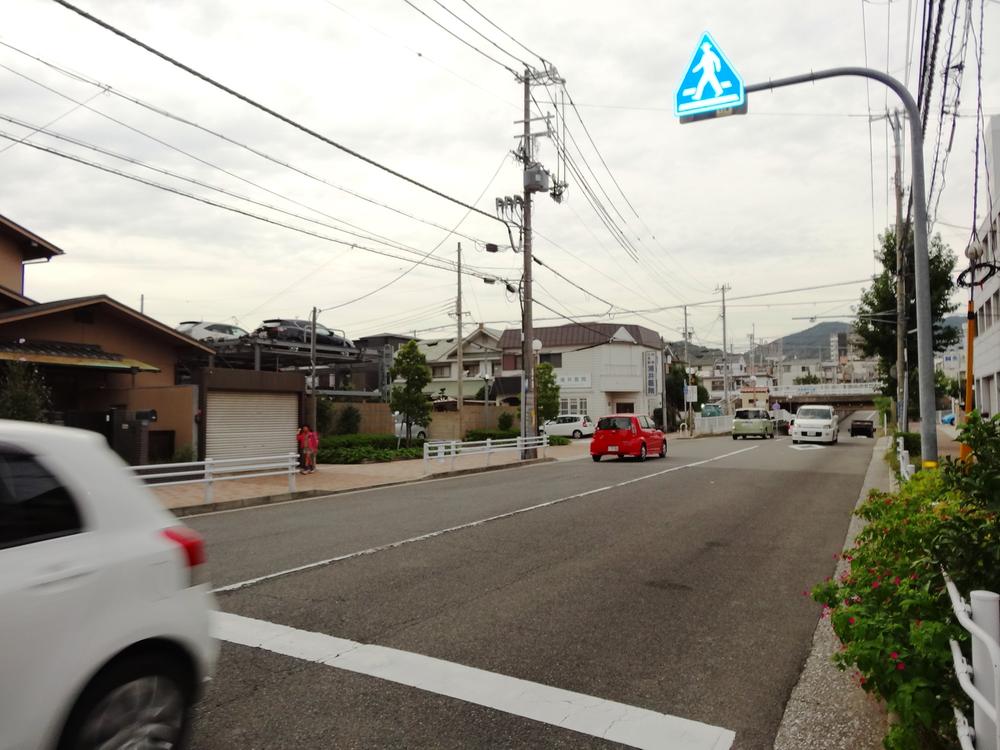 Local photos, including front road. Local (10 May 2013) Shooting