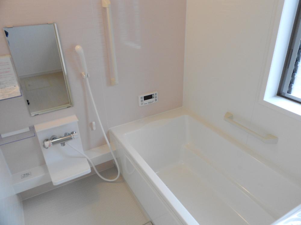Same specifications photo (bathroom)