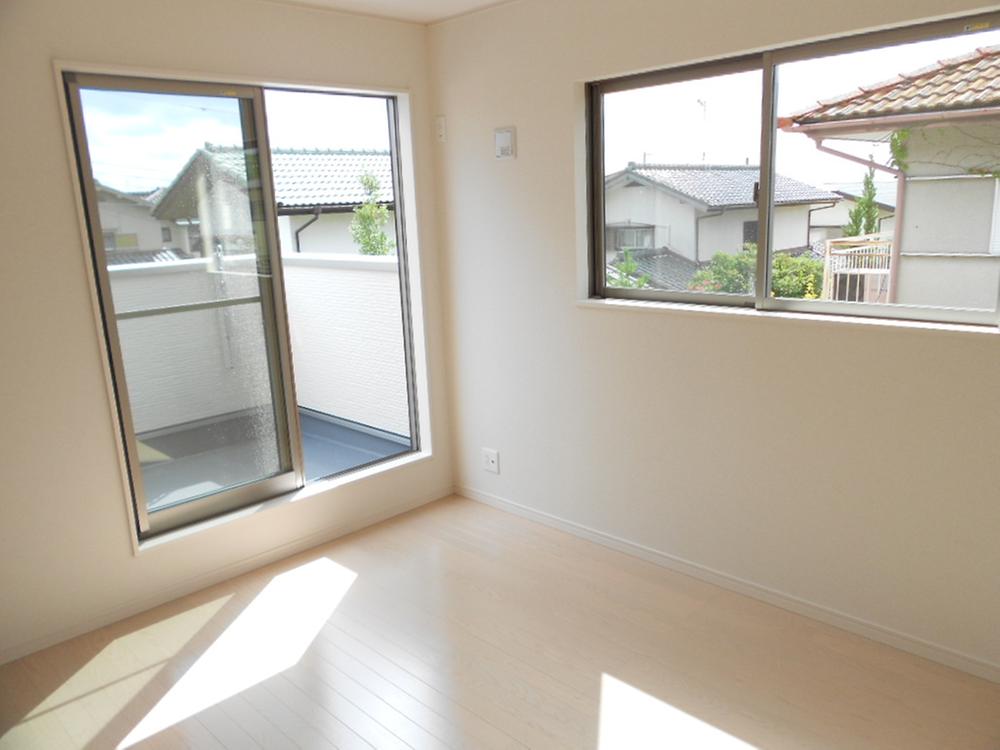 Same specifications photos (Other introspection)