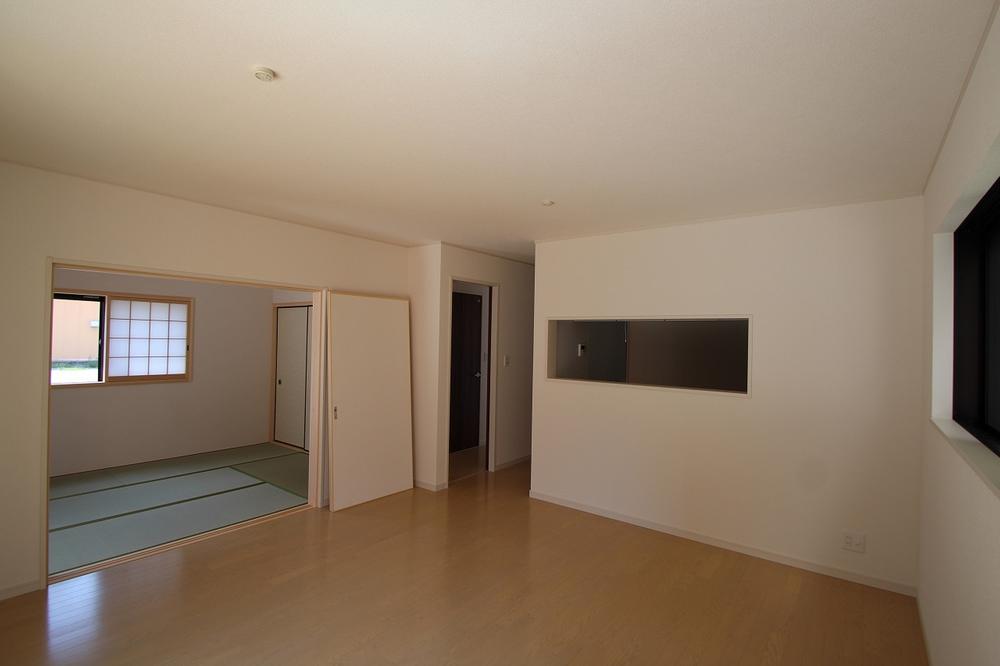 Same specifications photos (living)