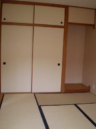 Other room space. Me for a room photo of the same type.