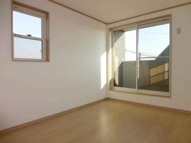 Non-living room. 3 Kaiyoshitsu 6 Pledge. balcony ・ With closet. Is yang This good at MinamiMuko. 